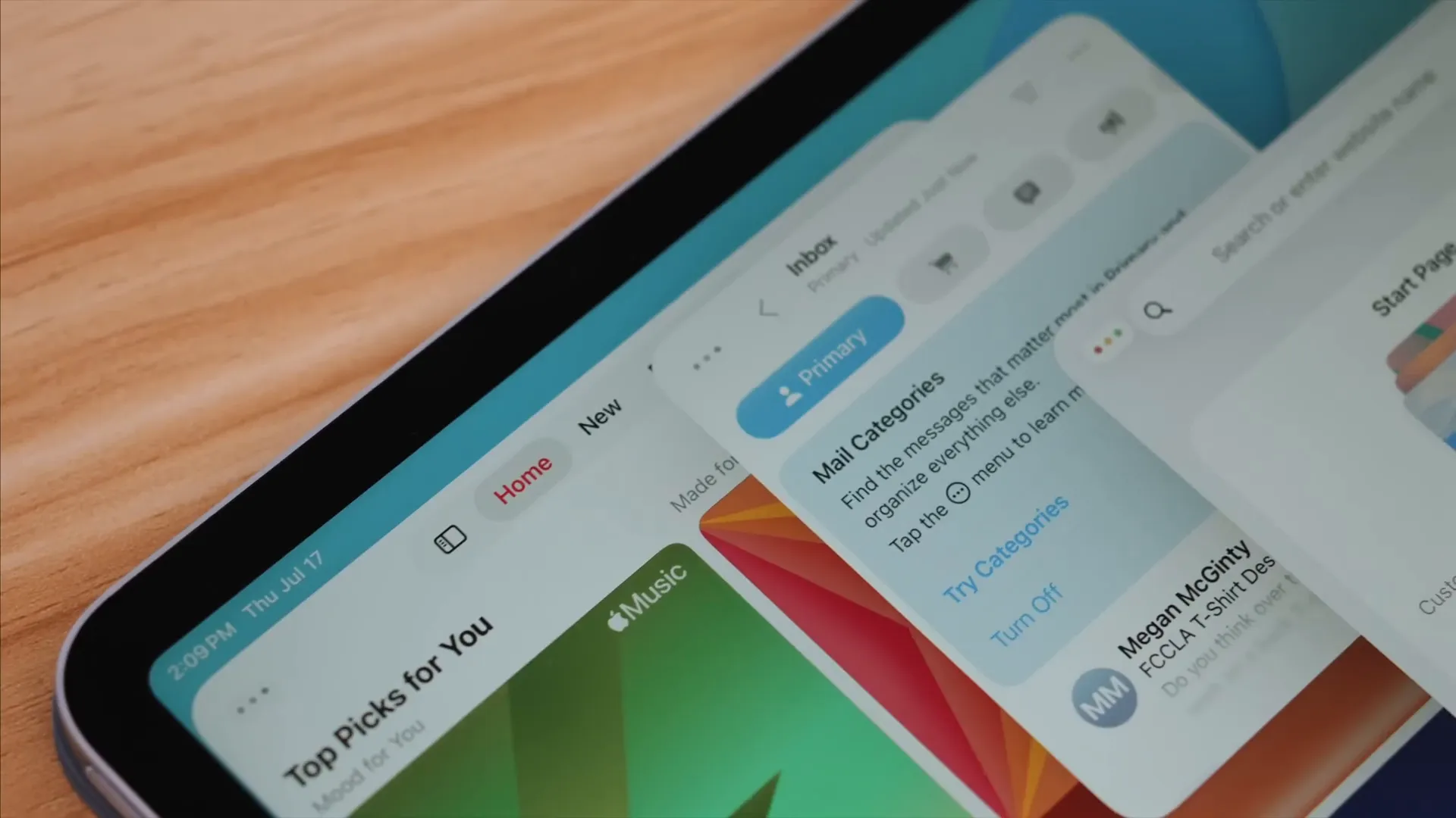 Overview screen showing a variety of iPadOS 26 features in use