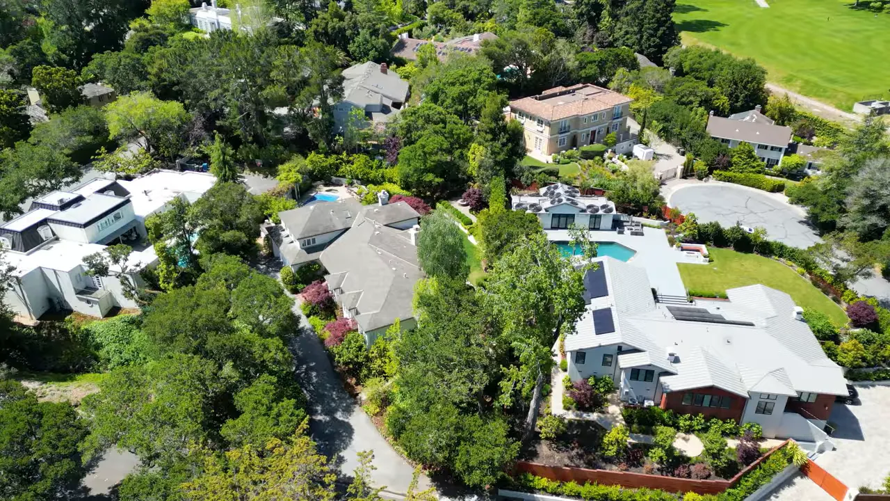 Chart showing Q3 median home price hitting $1.93M