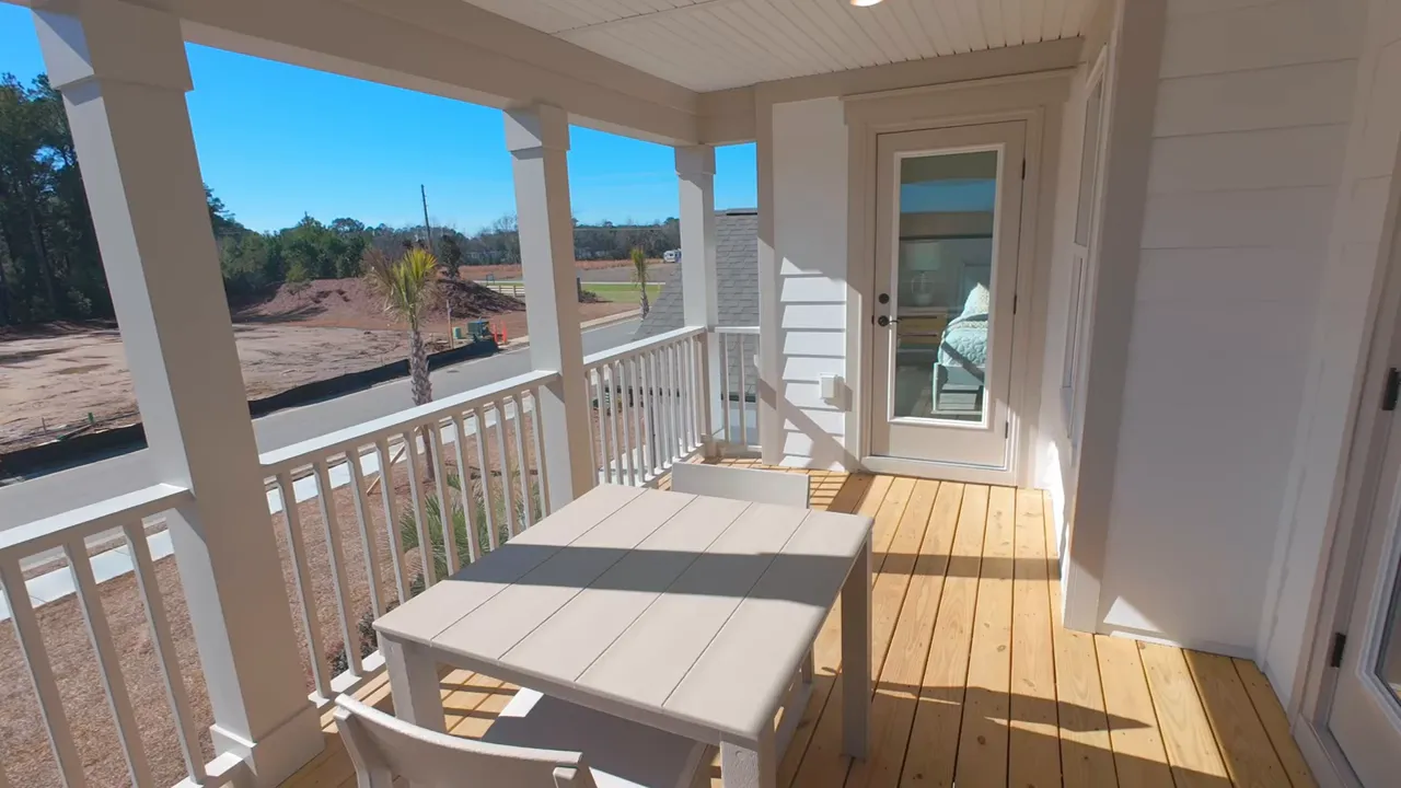 Covered second floor porch