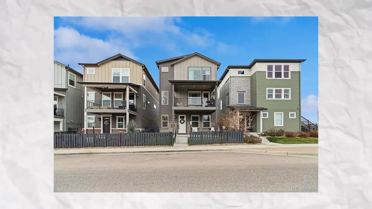 Front exterior of a modern low-maintenance home in Highlands Ranch Colorado