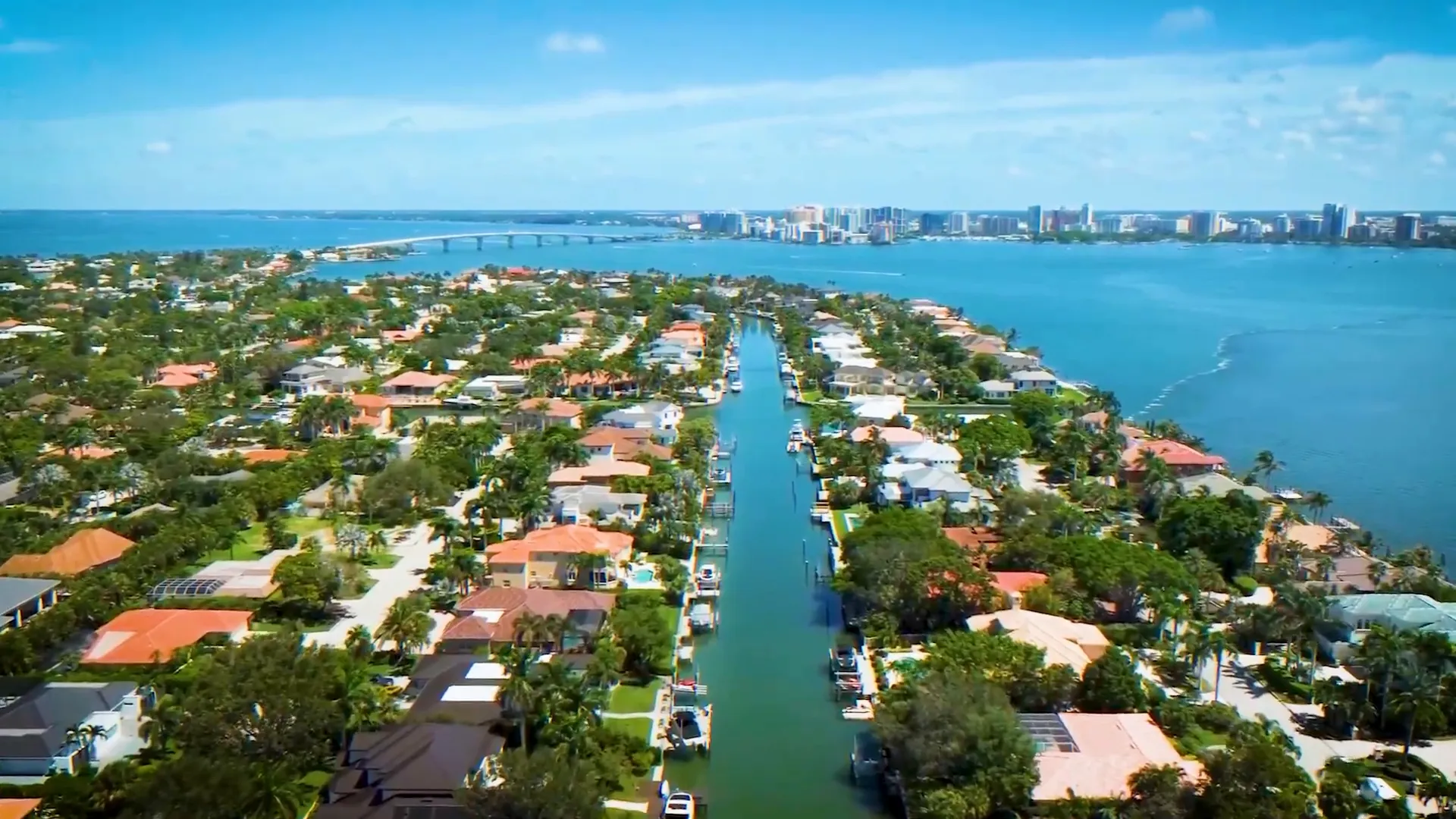 Bird Key quiet residential street and waterfront homes