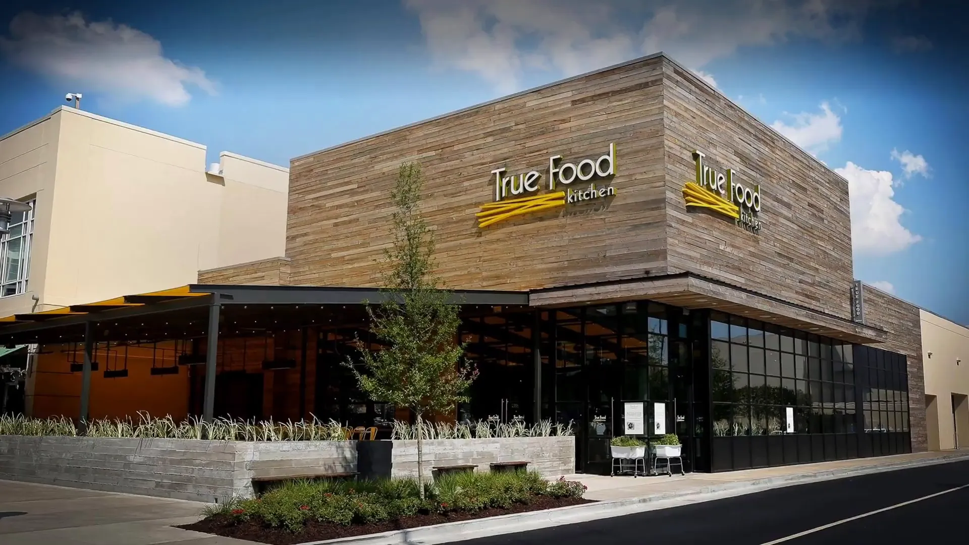 Luxury shopping at Town Center Boca Raton