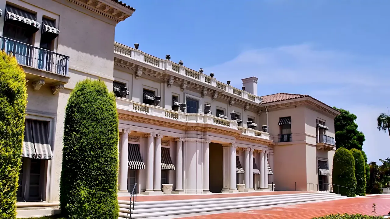 wealthiest neighborhoods in Los Angeles