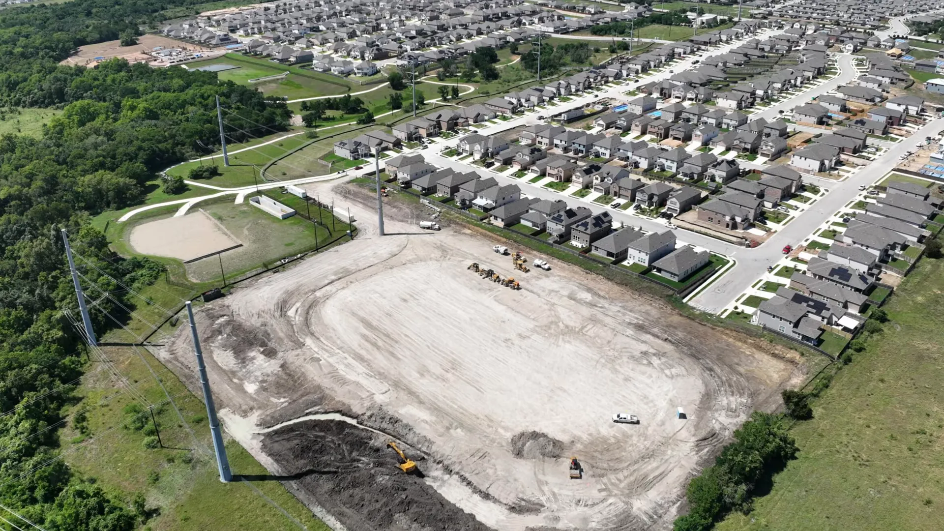 Electric substation site with nearby residential lots