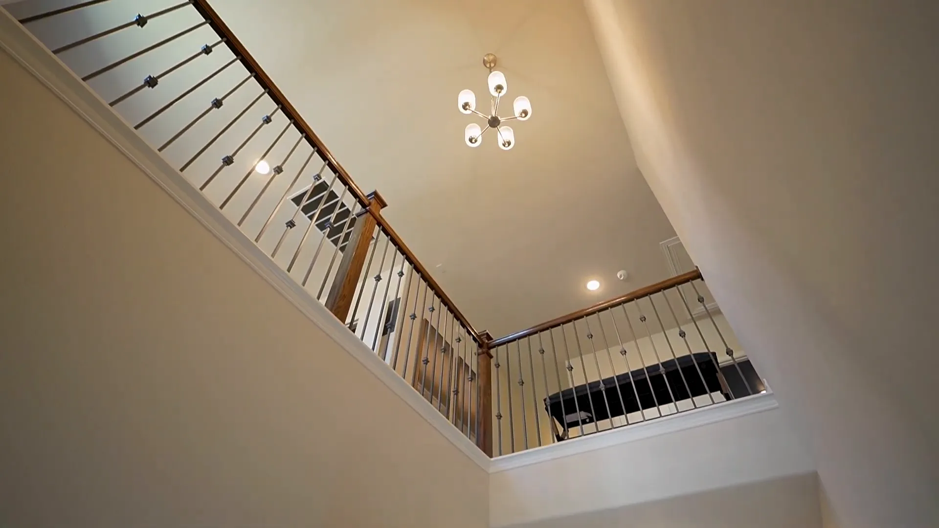 20-foot foyer ceilings with natural light