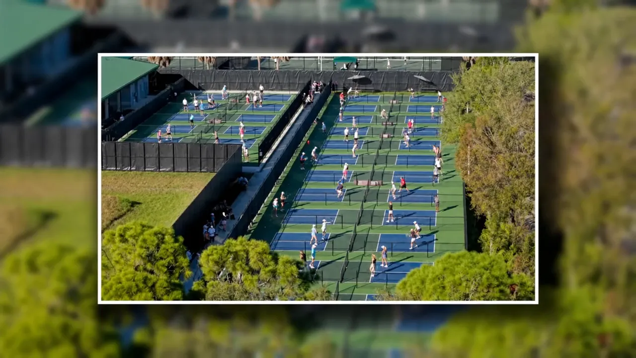 Aerial view of multiple tennis and pickleball courts