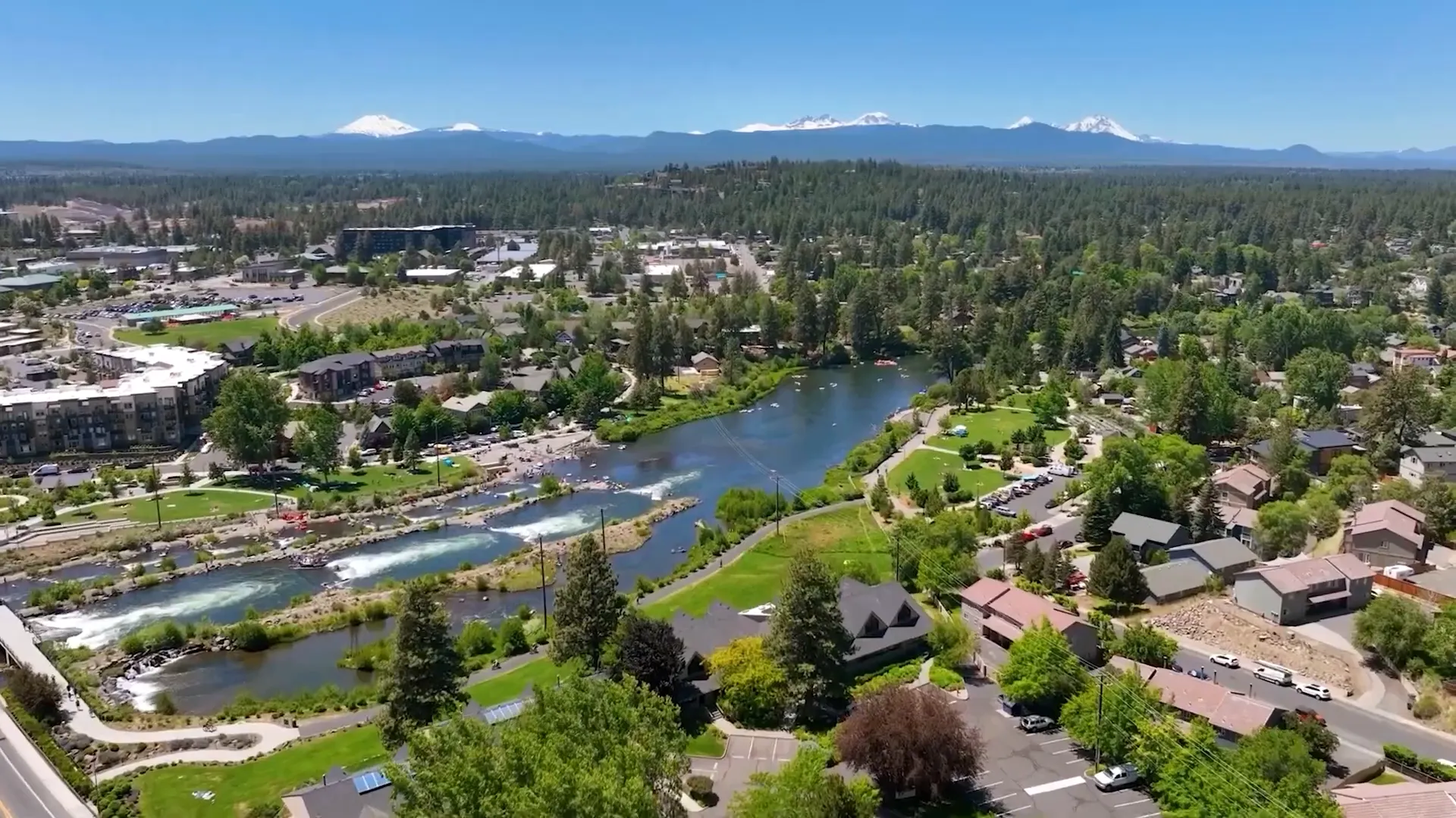 Beautiful Oregon scenery with lush greenery and hills