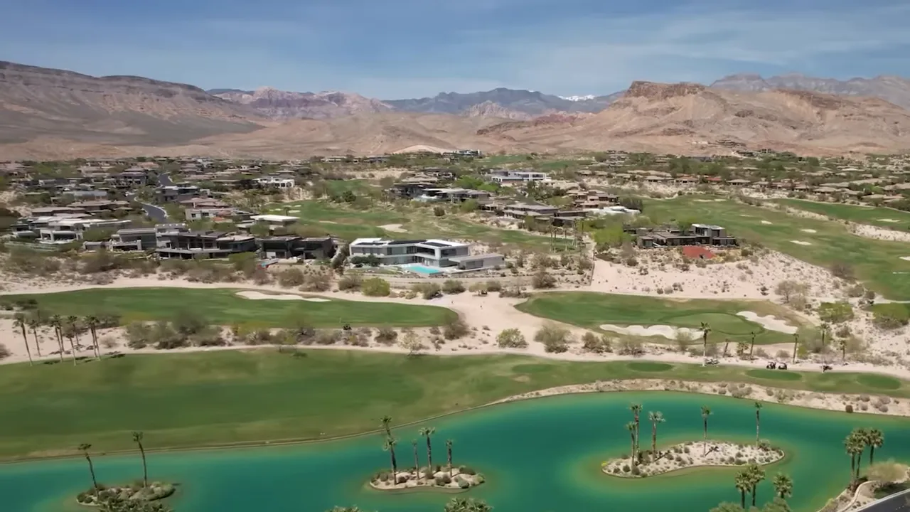 Aerial view of Siena golf course and surrounding homes