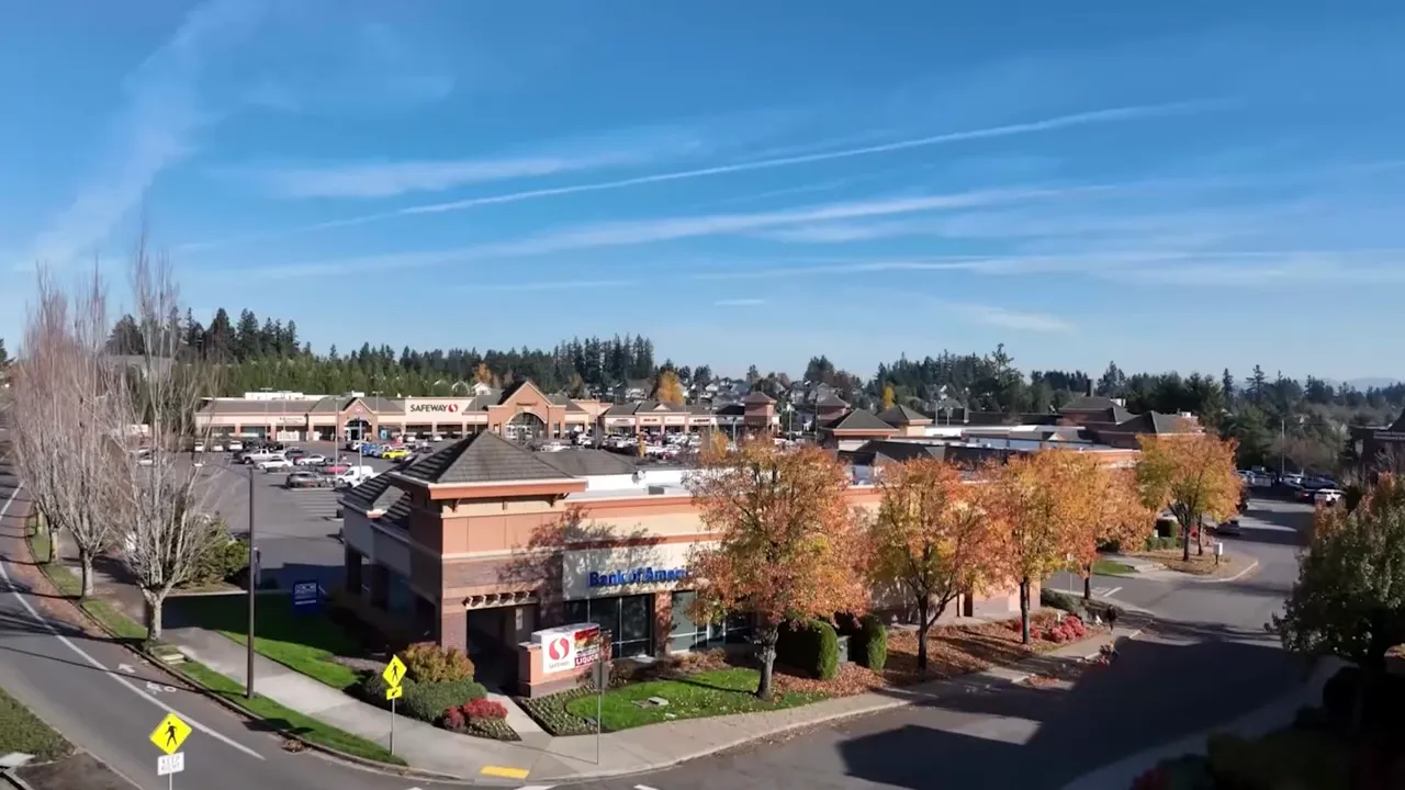 Safeway storefront and West Linn shopping area