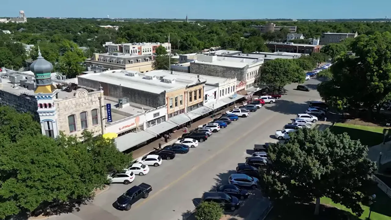Aerial view of Georgetown courthouse