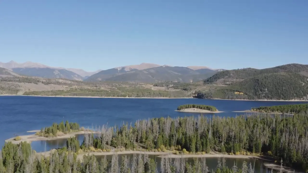 Scenic view of a Northern Colorado reservoir and shoreline