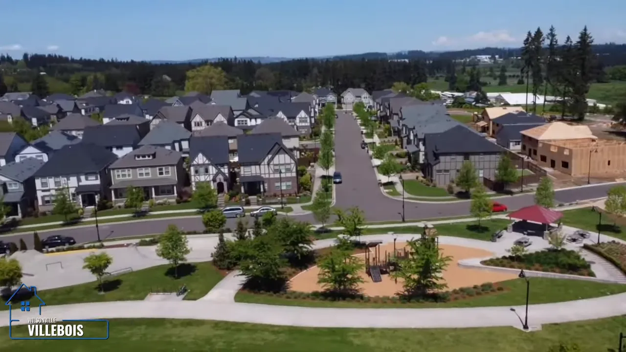 Aerial view of Villebois homes surrounding a landscaped park