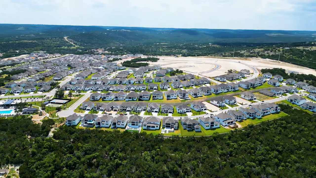 Presenter giving an overview of Palmera Ridge neighborhood in Leander TX