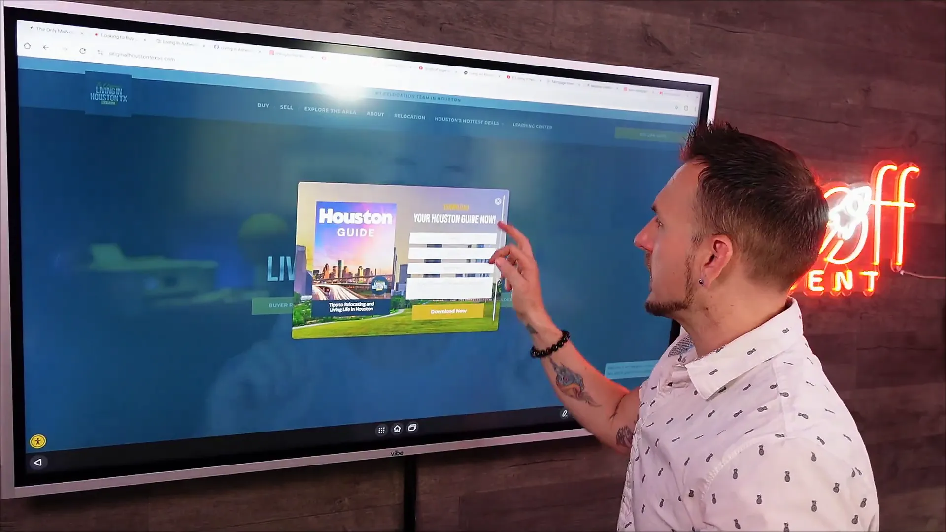 Houston guide pop-up lead magnet example