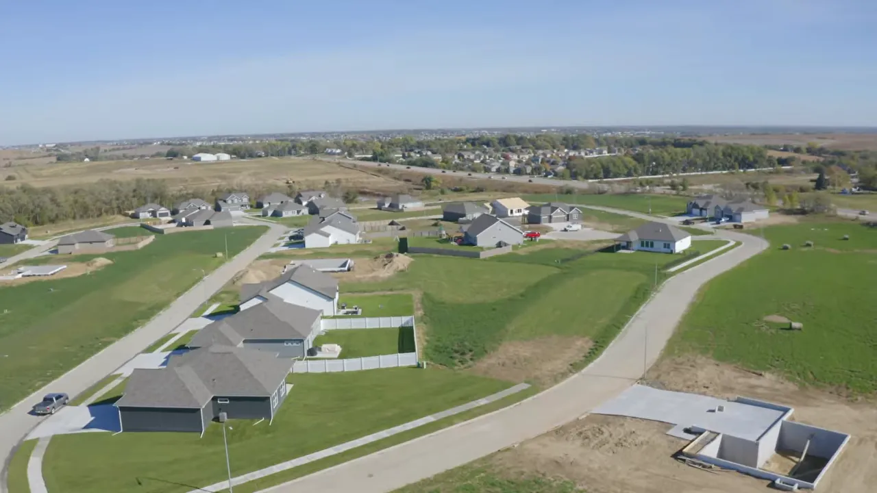 New homes and open lots in a growing Gretna subdivision