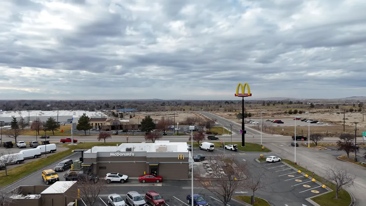 Aerial view of a McDonald’s in Mountain Home Idaho showing the parking lot and surrounding roads