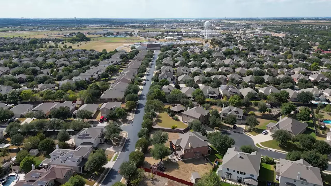Aerial view of Falcon Point with median home price text from 525K to 625K
