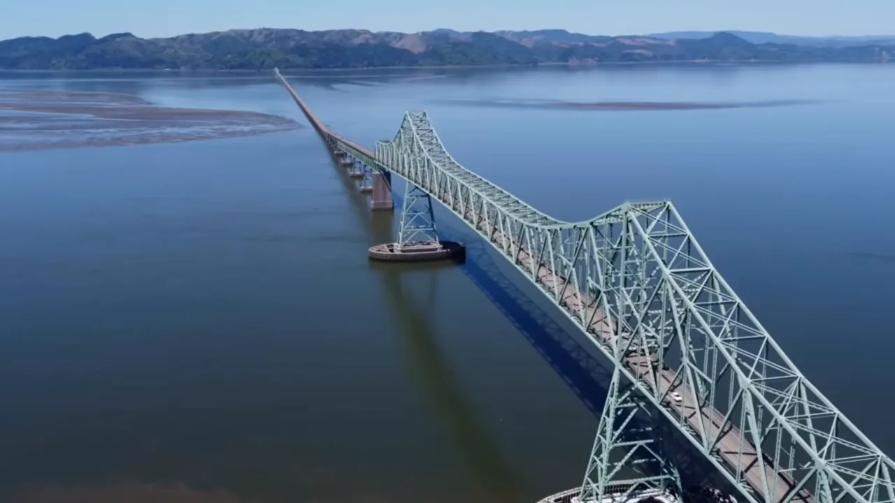 Aerial view of the Astoria bridge
