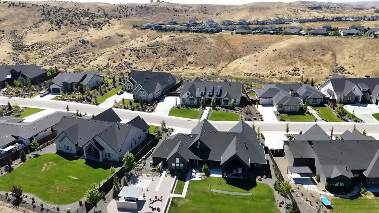 Aerial view of Boise-area homes in a planned neighborhood