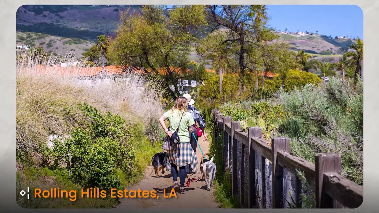 People walking on hillside in Rolling Hills Estates
