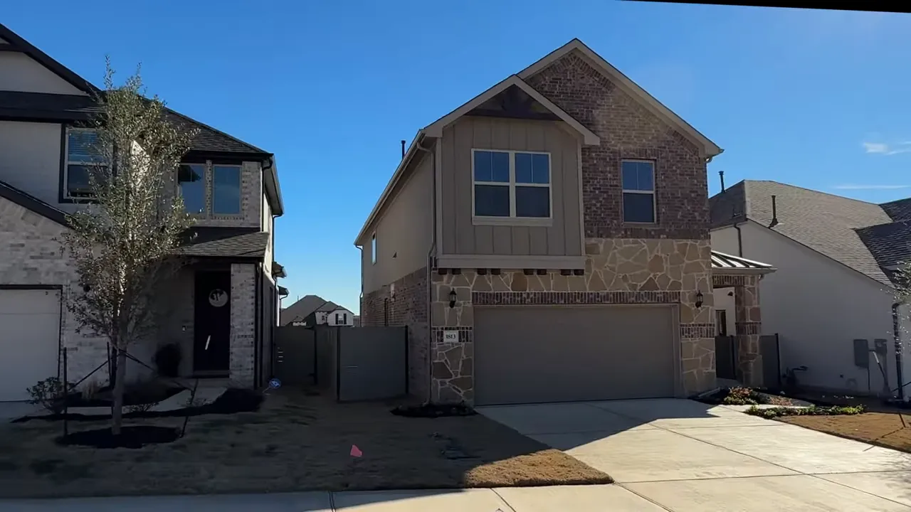 New construction homes in Georgetown TX with attached garages