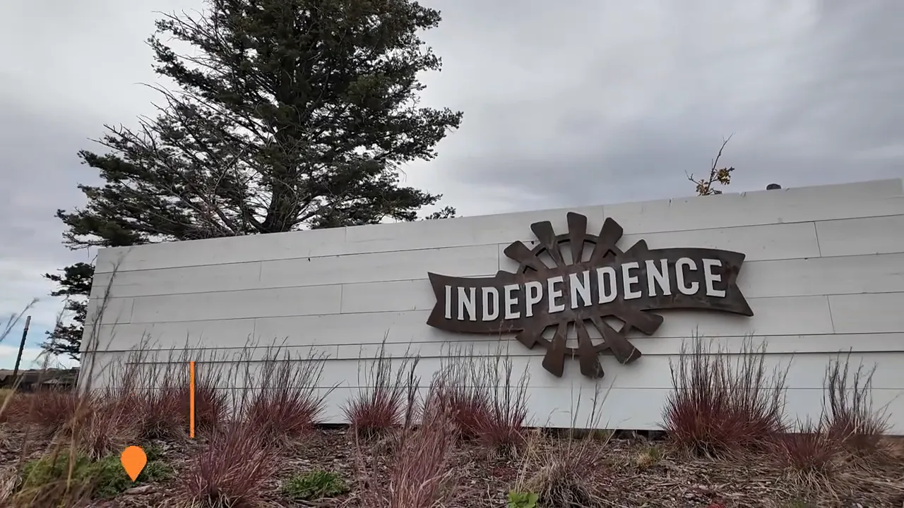 Independence subdivision entrance sign exterior