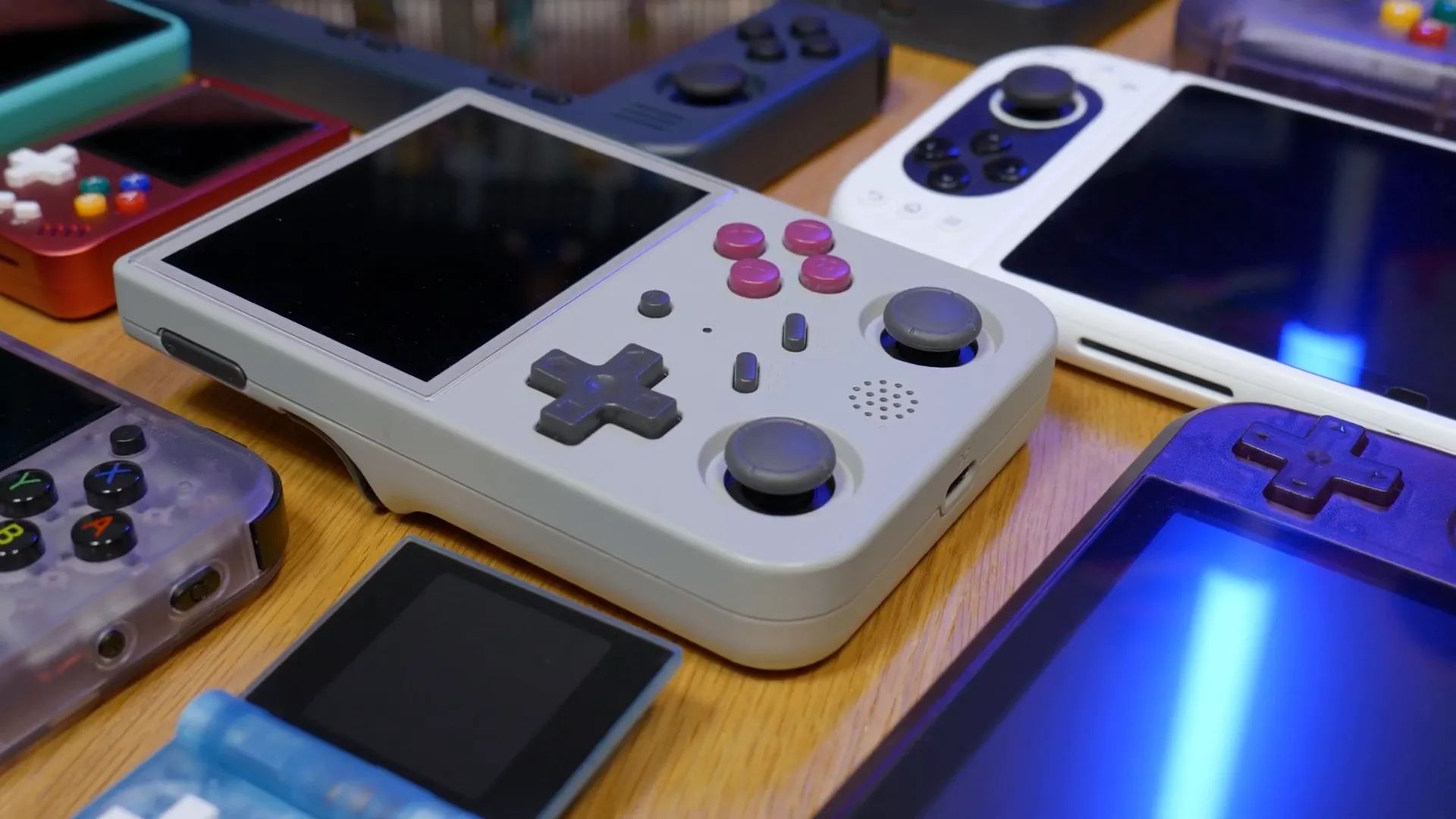 Overview of various handheld gaming devices