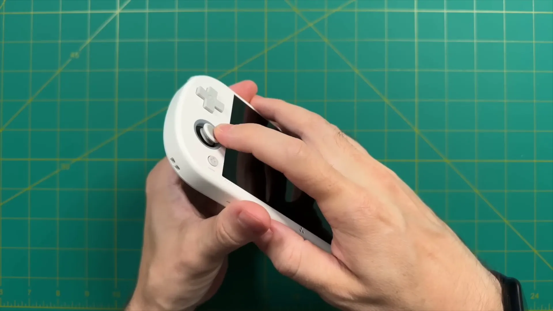 Analog sticks and controls of TrimUI Smart Pro