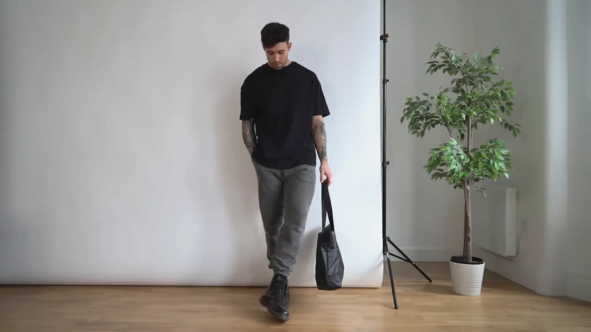 Casual outfit with sweatpants and oversized t-shirt