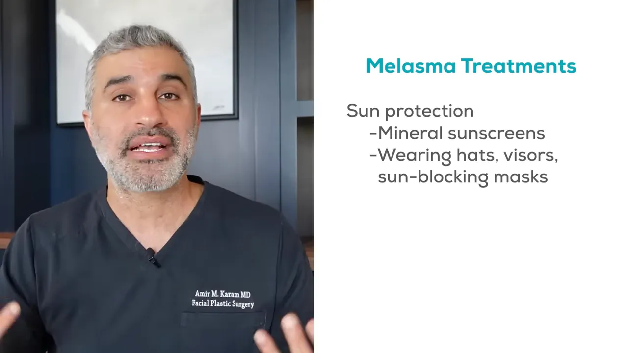 Slide 'Melasma Treatments' com tópicos 'Sun protection', 'Mineral sunscreens' e 'Wearing hats, visors, sun-blocking masks' legíveis ao lado do apresentador