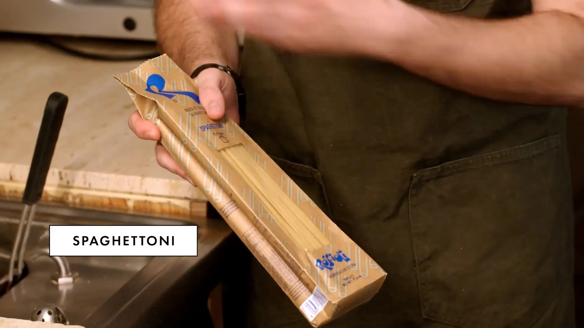 Cooking thick spaghetti for carbonara