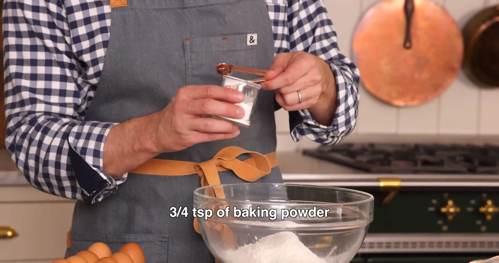 Vanilla sponge cake being prepared without butter or oil