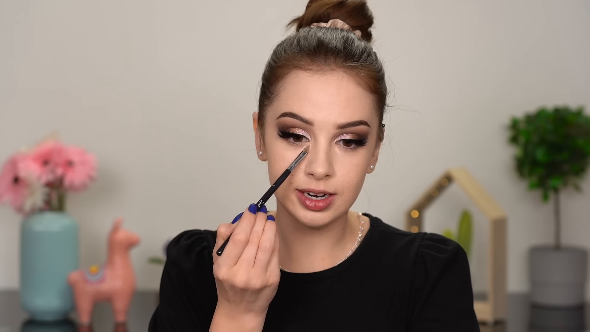 Applying Under Eye Concealer