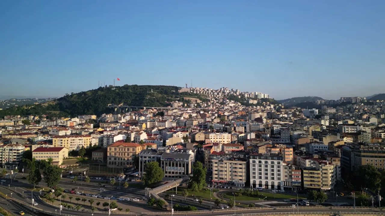 trabzon şehir merkezi oteller ve konaklama alanı panoraması