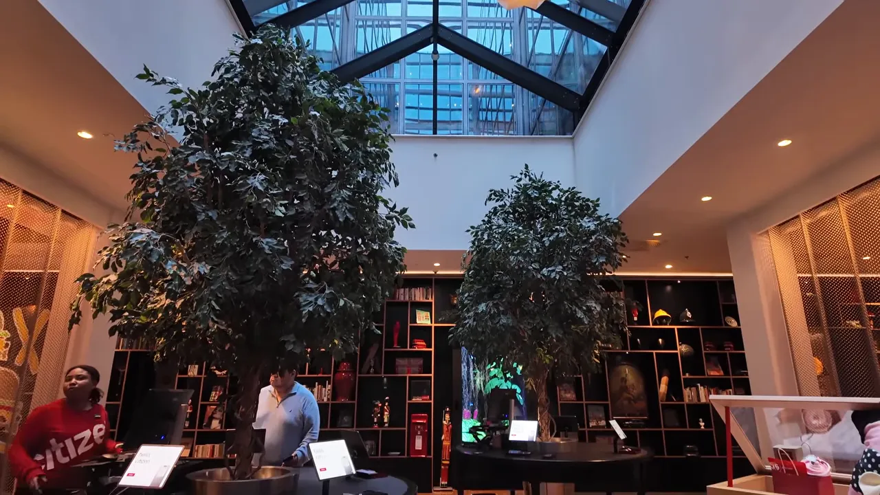 Londra&rsquo;da modern bir sosyal mek&acirc;nda i&ccedil; mek&acirc;n g&ouml;r&uuml;nt&uuml;s&uuml;