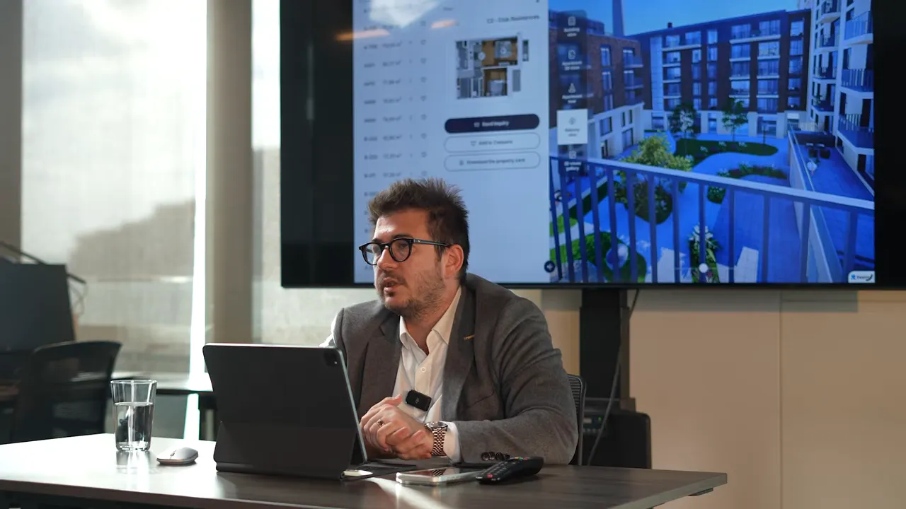 Riga Waterfront &ouml;deme planı anlatımı sırasında proje g&ouml;rseli