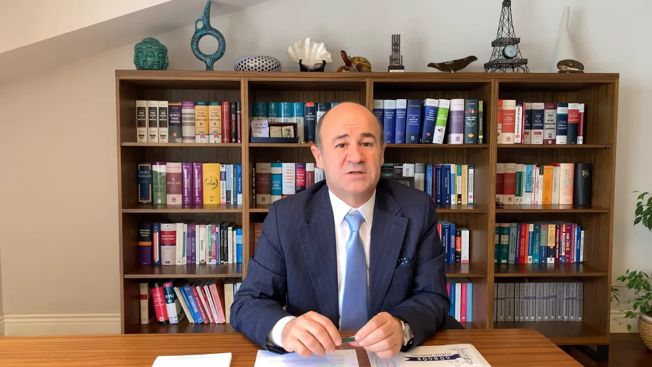 Kamera karşısında konuşan uzman, kentsel d&ouml;n&uuml;ş&uuml;m s&uuml;resine vurgu yapıyor