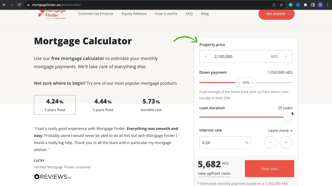 Mortgage Finder hesaplayıcı aray&uuml;z&uuml; g&ouml;steriyor &mdash; 2.100.000 AED, 25 yıl, aylık &ouml;deme 5.682 AED.
