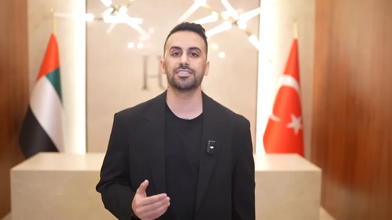 Sunucunun orta &ccedil;ekimi, arka planda T&uuml;rkiye ve Birleşik Arap Emirlikleri bayrakları