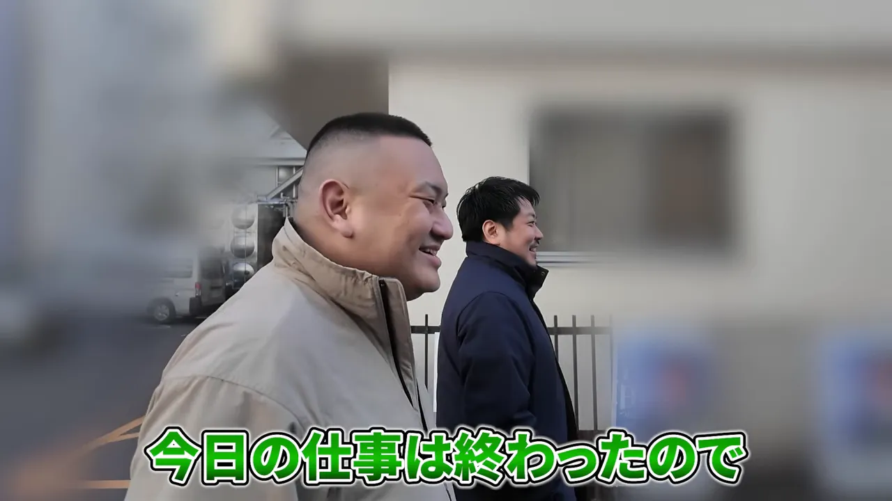 少人数外注で仕事を回す様子（切り替えが早い）