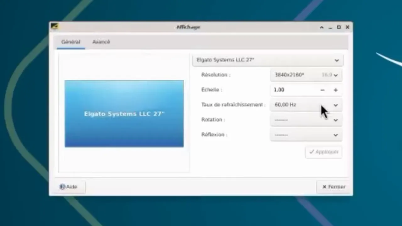 Fenêtre de configuration d'affichage avec un menu déroulant de fréquence ouvert sur plusieurs valeurs de rafraîchissement