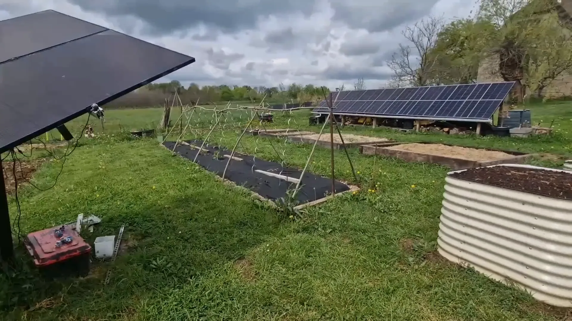 Panneaux solaires bifaciaux de 440 W
