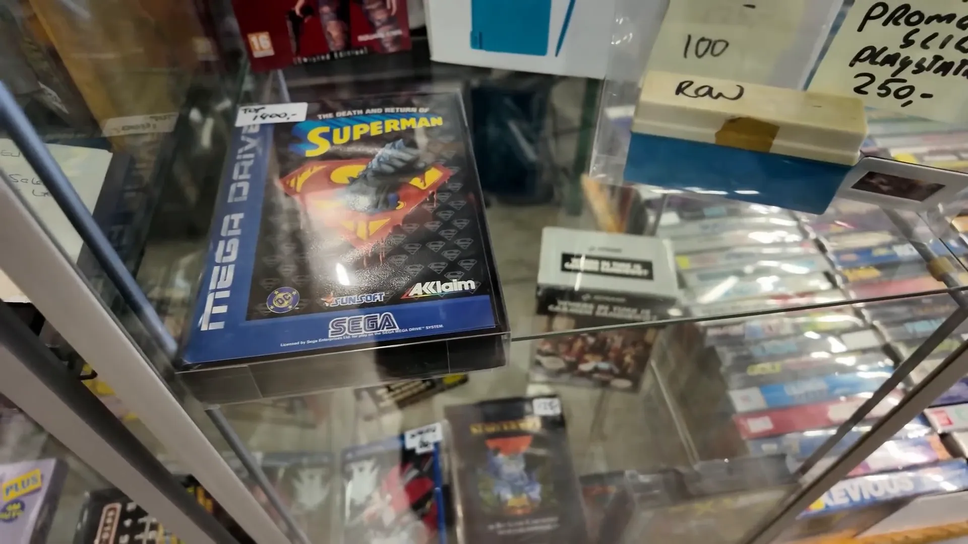 Stand avec des jeux rares dont un Superman sur Megga Drive