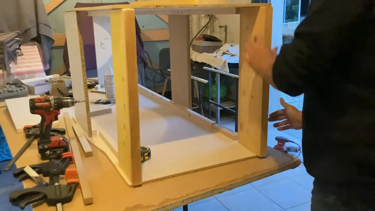 Assemblage du cadre de la base renforcée