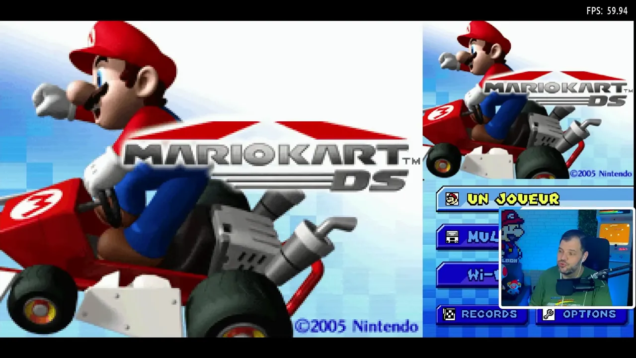 Mario Kart DS avec un grand écran à gauche et deux petits écrans à droite