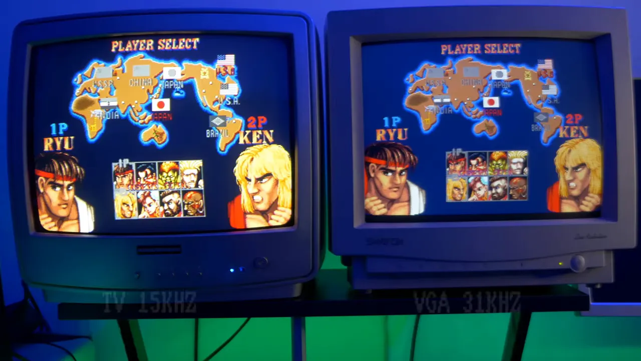 Deux écrans CRT affichant Street Fighter II avec les indications TV 15kHz et VGA 31kHz