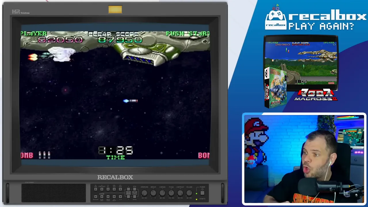 Combat de boss dans Super Spacefortress Macross 2, vaisseau et gros sprite ennemi visibles