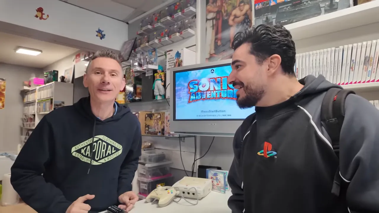 Conkerax en train de saluer Frédéric à l'entrée du magasin