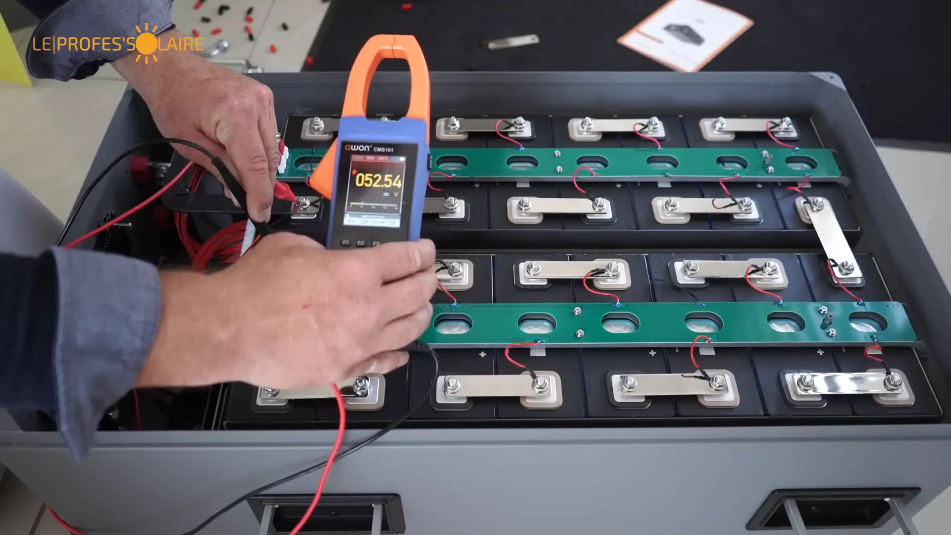 Vérification tension batterie à 52,53 V avant mise sous tension