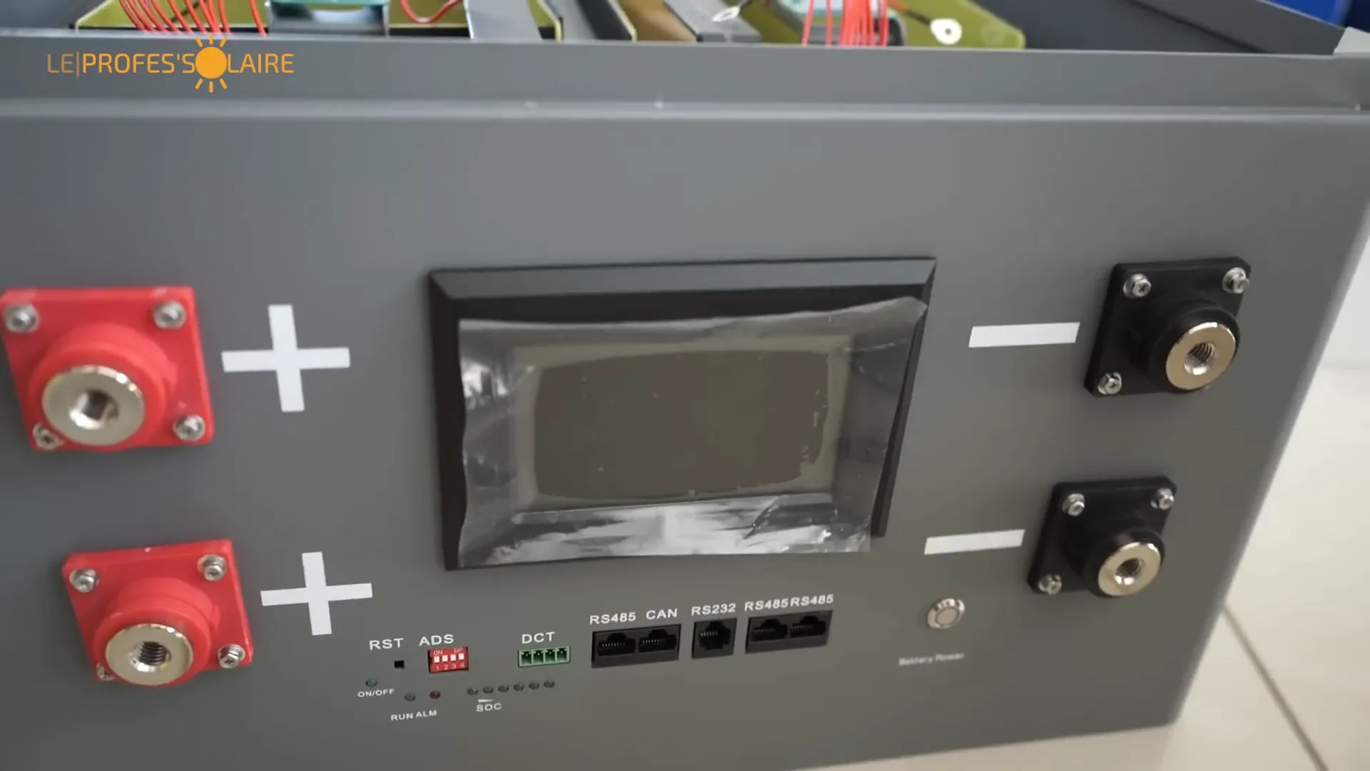 Boîtier Teze Power : commandes et ports de communication